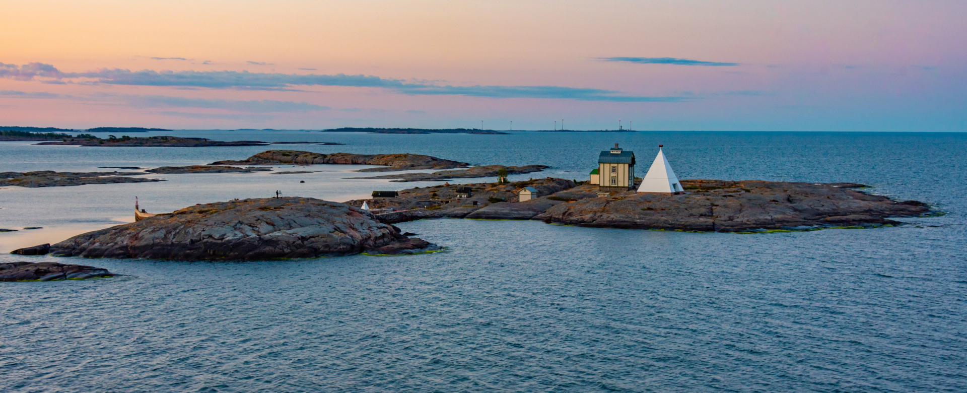 Kobba Klintar, Åland, skärgården i solnedgång